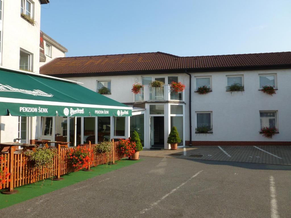 Penzion Senk Pardubice Exterior foto